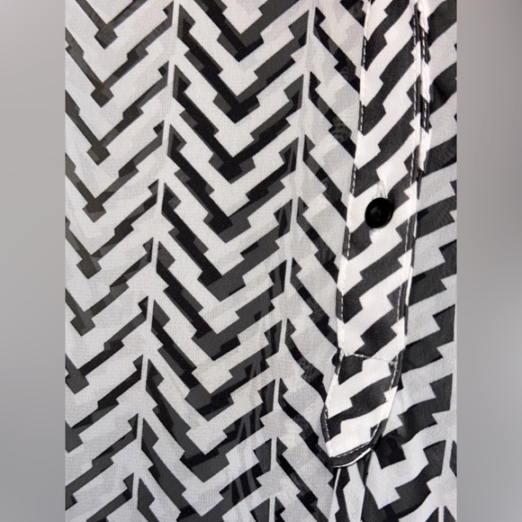 Xtaren Black White Geometric Chevron Print Long Sleeve Blouse Size S - Picture 3 of 7